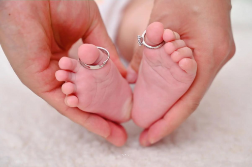 京山宝宝发烧手心比额头烫